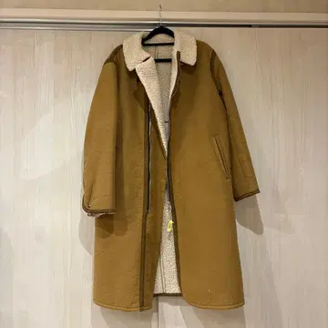 맥피 페이크 에코 무스탕 코트