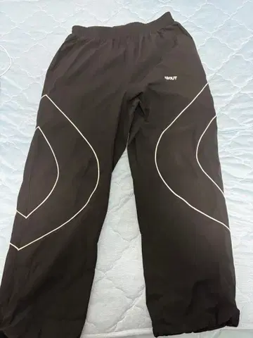 AllOUT 블랙 트랙 팬츠