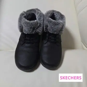 SKECHERS 퍼 스니커즈 블랙