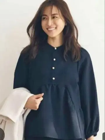 소노 페미니티 개더 블라우스