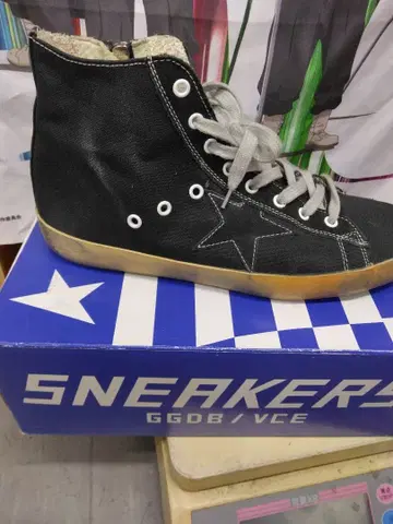 골든구스 블랙 하이컷 스니커즈 사이즈 42