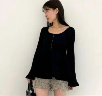 SNIDEL 2way 백 디테일 페플럼 풀오버