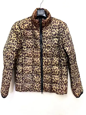 TAION 레오파드 무늬 스탠드 카라 다운 자켓