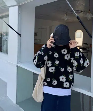 플라워 크루넥 니트 블랙 프리 사이즈