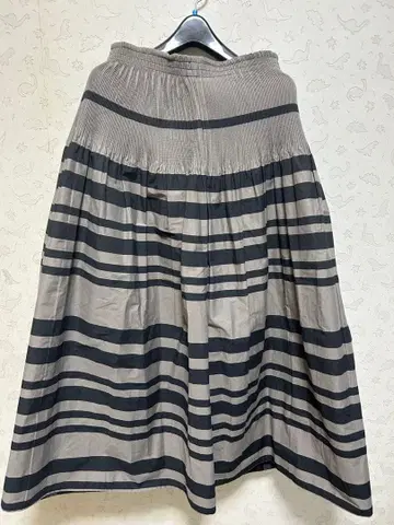 리버서블 플레어 스커트