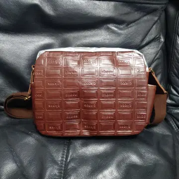 펠리시모 초콜릿 천연 가죽 사용 숄더백