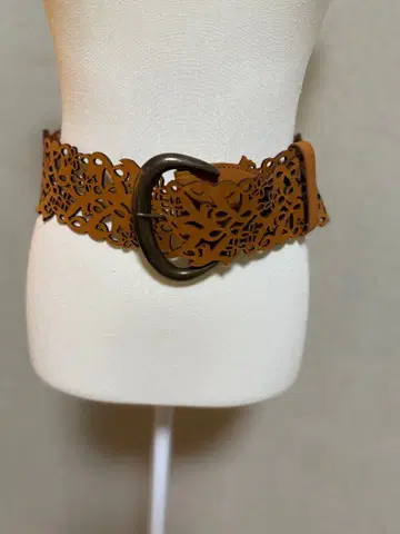 새상품급 MOGA 레이저 컷 브라운 가죽 벨트