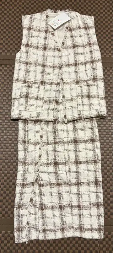 [새상품] hareiro 화이트 브라운 체크 스커트 셋업 M