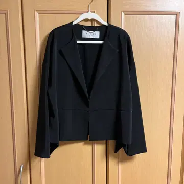 ADORE 블랙 숏 자켓 포멀 의류