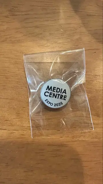 초레어 관계자 한정품 [ 오사카 간사이 박람회 ] 미디어 센터 핀 배지