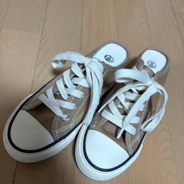 여성용 베이지 슬립온 스니커즈 22cm