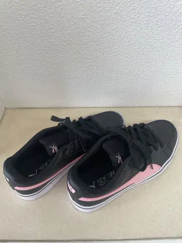 Puma 블랙/핑크 스니커즈