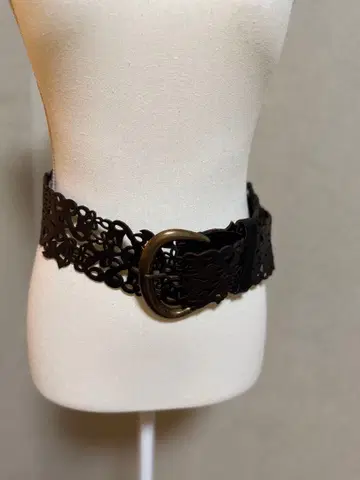 MOGA 블랙 레이저 컷 벨트