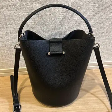 유나이티드 애로우즈 메탈 포인트 버킷 백 UNITED ARROWS