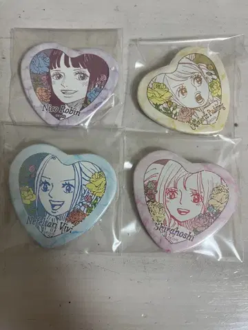 하트형 캐릭터 캔뱃지 세트