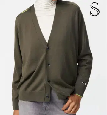 [택 포함 새상품] UNIQLO 유니클로 아냐 가디건 올리브 S
