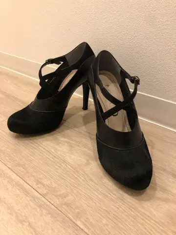 tozoo 블랙 스트랩 하이힐