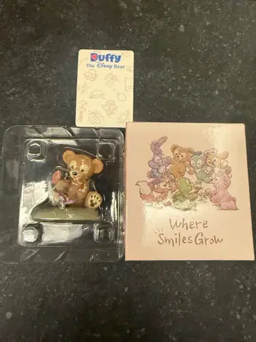 더피 피규어 Where Smiles Grow