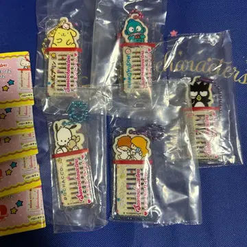 매력적인 빗 아크릴 참 산리오