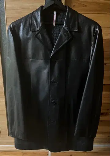 휴고보스 라무 가죽 자켓 XL 사이즈 새상품급 클리닝 완료