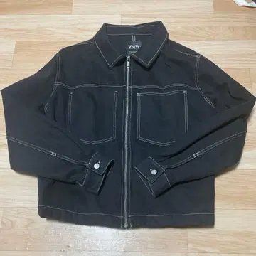 ZARA 대비 스티치 자켓