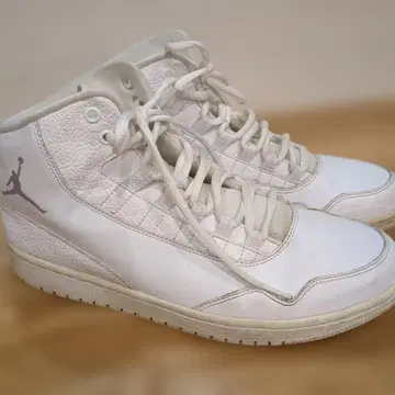 Jordan 화이트 하이컷 스니커즈