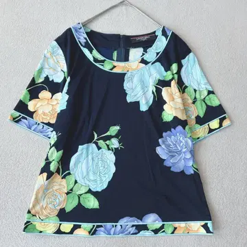 새상품급 레오나르 블라우스 반팔 꽃무늬 트리밍 칸칸 소재 블루 L