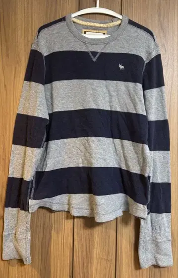 Ruehl No.925 티셔츠