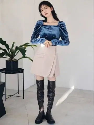 릴리 브라운 lily brown 자수 벨로아 상의