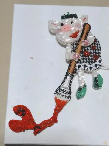 알베로베로 돼지 소녀 그림 그리는 사람 브로치