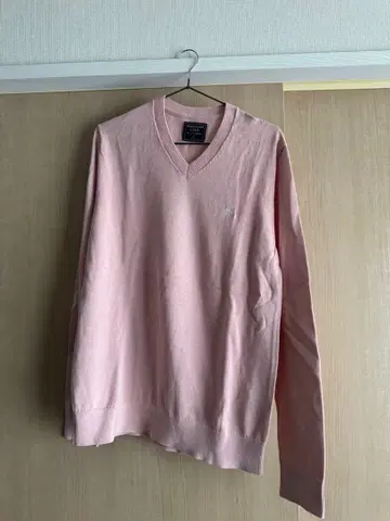 아바클로 핑크 V넥 니트