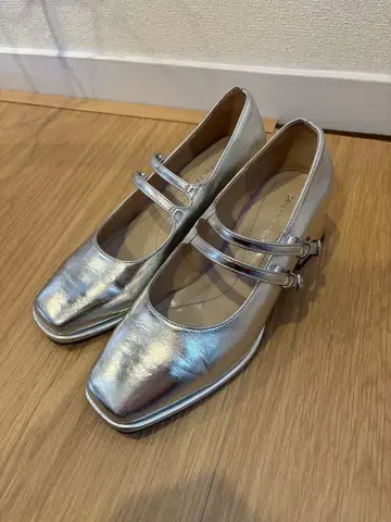 실버 스퀘어토 더블 스트랩 펌프스