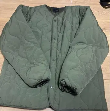 올리브 그린 퀼팅 자켓