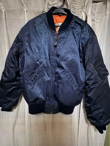 MA-1 플라이트 자켓 네이비