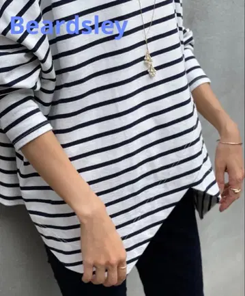 비어즐리 스트라이프 패턴 오버 사이즈 T셔츠