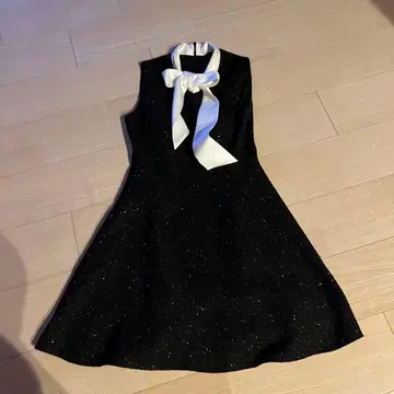 ERUKEI 네이비 슬리브리스 원피스