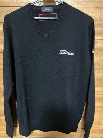 Titleist 블랙 V넥 스웨터