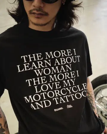 YAMADA STUDIO 메시지 T셔츠 블랙