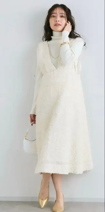 La boutique BonBon 스캘럽 플레어 원피스