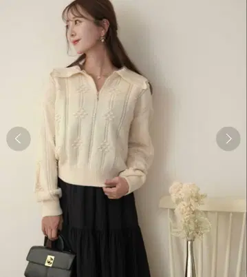 플라워 무늬 스캘럽 하프 지퍼 니트 le reve vaniller