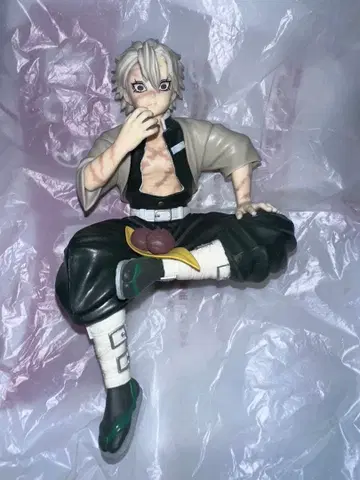 귀멸의 칼날 프리미엄 쵸코노세 피규어 시나즈가와 사네미