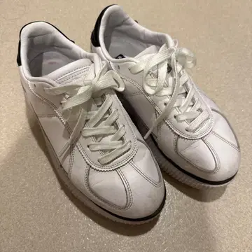 오니츠카타이거 DELECITY 데티 스니커즈