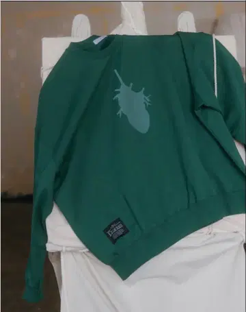 Etrarium 'KOKORO ' Sweat Shirt