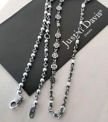 저스틴 데이비스 목걸이
