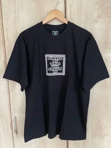 미사용 새상품 always x BEAMS 반팔 T셔츠 블랙 XL 사이즈