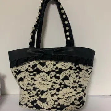 비스콘티의 디자인 토트백