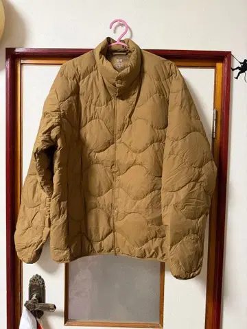 ULTRA LIGHT DOWN 베이지 다운 자켓