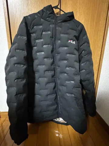 FILA 후드 부착 블랙 다운 자켓