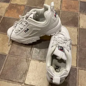 새상품급 FILA 화이트 스니커즈 통굽 25.5cm