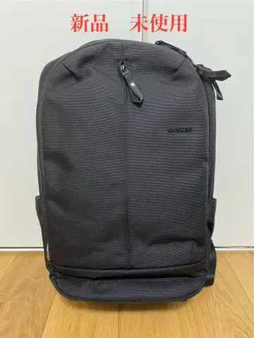 인케이스 트랙스 백팩 18L 블랙